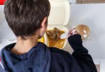 Probleme în programul „Masa Caldă” la două școli din Târgu Jiu: mâncarea, suspendată după controale stricte