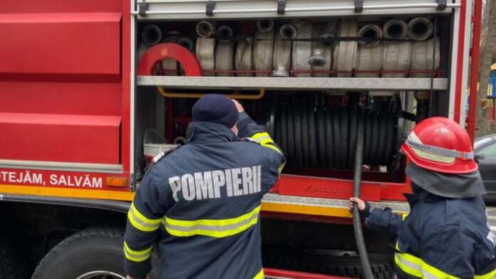 pompieri incendiu