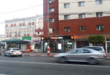 Tg-Jiu: A încercat să fure telefone sub amenițarea unui aparat cu electroșocuri