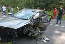 3 autoturisme s-au ciocnit violent la Licurici. Un copil de 7 luni printre victime