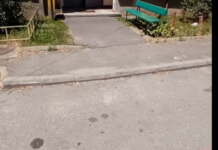 Video: Loc de parcare trasat fix în buza scării de bloc Loc parcare în scara blocului