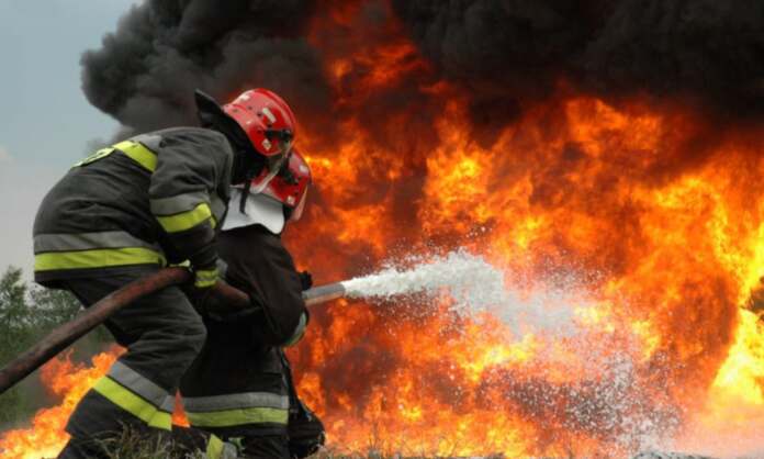 pompieri, incendiu pompieri, incendiu, explozie