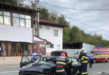 Accident cumplit la Plopșoru. Două persoane încarcerate accident plopșoru