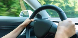 Un copil de 10 ani a condus prin oraș cu familia în mașină