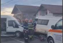Video: Accident rutier pe DJ 665-D Sitești, între două microbuze cu persoane. 3 persoane rănite