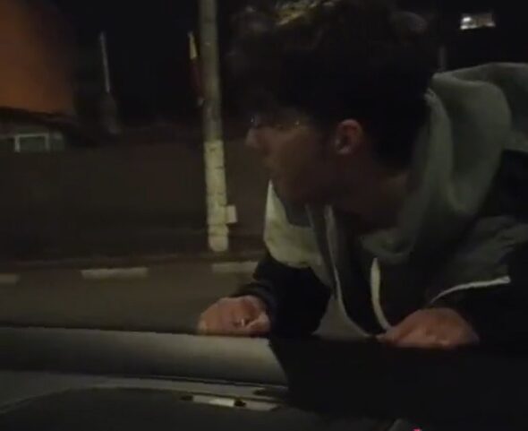 pe masina