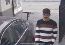 A furat o trotinetă electrică din curtea unei case din Tg-Jiu. Imagini cu hoțul