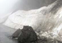 Circulația rutieră pe Transalpina rămâne închisă între Rânca și Obârșia Lotrului din cauza căderilor de pietre