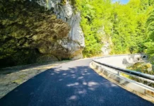 Accesul pe drumul din Cheile Sohodolului va fi închis între 26 și 28 iulie pentru lucrări de asfaltare
