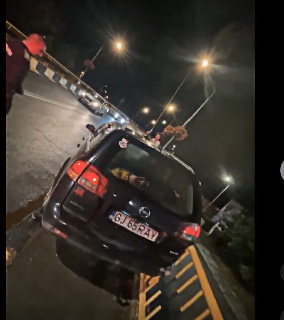 accident pasarelă