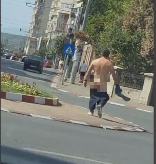 dezbracat1_censored