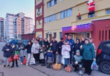 Tradiția pițărăilor revine la Târgu Jiu: Asociația „ÎntreVecini Comunitatea Infinitului” a adus spiritul sărbătorilor în cartier