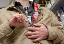 Tentativă de furt la Târgu Cărbunești: Bărbat prins încercând să sustragă băuturi alcoolice