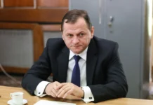 Mihai Weber îl audiază pe Gabriel Vlase la sediul SIE