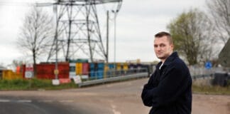 Milionar din gunoi: Bărbatul care și-a aruncat din greșeală hard disk-ul cu Bitcoin vrea să cumpere groapă de gunoi pentru a recupera.