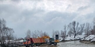 Amendă record pentru extracție ilegală de agregate minerale în Gorj: 75.000 lei