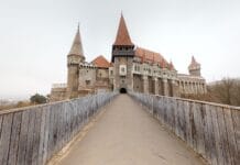 Castelul Corvinilor