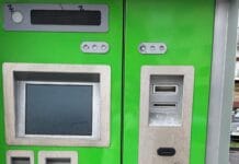 Aparate de bilete Transloc, nefuncționale de ani de zile, lăsate să ruginească Aparate de bilete Transloc, nefuncționale de ani de zile, lăsate să ruginească
