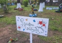 Reciclate și înapoi la lume date: Elevii de la „Spiru Haret” din Târgu Jiu dau viață curții liceului cu ajutorul anvelopelor uzate Elevii de la „Spiru Haret” din Târgu Jiu dau viață curții liceului cu ajutorul anvelopelor uzate