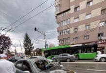 Un autoturism a luat foc în centrul orașului Tg-Jiu