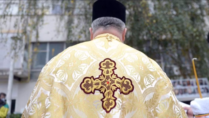preot Incident la slujba de Înviere