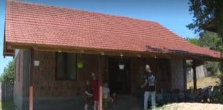 Slivilești: O mamă cu trei copii din Gorj are, în sfârșit, o casă nouă