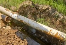 Gorj: Amendat cu 50.000 lei pentru poluarea solului cu un amestec țiței – apă sărată Amendat cu 50.000 lei pentru poluarea solului cu un amestec țiței – apă sărată