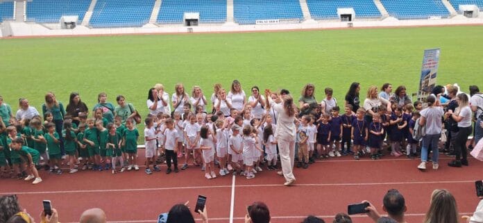 Bucurie și energie la Târgu Jiu – preșcolarii au celebrat mișcarea prin joc și competiție