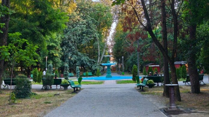 parc tg jiu Încep lucrările de reabilitare a Parcului Central