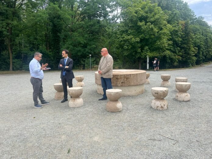 vizita ansamablu Vizită de prestigiu la Târgu Jiu: Directorul Institutului Francez în România, în dialog cultural despre moștenirea lui Brâncuși