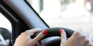 O tânără de 27 de ani s-a lăudat că a condus fără permis – și totul a fost filmat pe rețelele sociale!