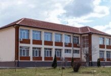 Incident grav la Școala Generală nr. 1 Bumbești Jiu: o fetiță de clasa a II-a, lovită de o poartă de 100 kg!