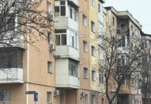 Vandalism! Stâlpii montați pentru siguranță, distruși în mai puțin de 24 de ore, în zona 9 Mai Stâlpii montați pentru siguranță, distruși în mai puțin de 24 de ore