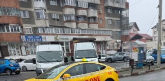 Tesla pe post de taxi în Târgu-Jiu! Taximetristul care întoarce toate privilegiile și a schimbat regulile jocului Tesla pe post de taxi în Târgu-Jiu!