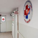 Medicul de gardă de la UPU Târgu Jiu a fost lovit și stropit cu cafea de 7-8 aparținători, suferind o entorsă, după ce a încercat să salveze o pacientă care înghițise medicamente