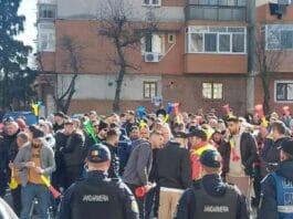 Proteste la Complexul Energetic Oltenia, ziua a treia: prezență scăzută în stradă, deși 1.500 de angajați riscă să piardă locurile de muncă