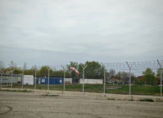 Heliportul din Târgu Jiu, simbol al neputinței: investiție blocată de peste un deceniu, transformată în panou pentru firme funerare