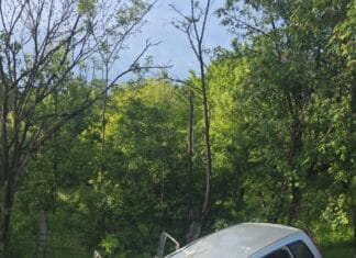Foto: O femeie a murit, iar alte trei persoane au fost rănite după un impact violent cu un parapet