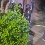 Crimă în Târgu Jiu: doi frați și bunica lor, găsiți morți într-un apartament