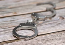 Bărbat de 61 de ani reținut după un episod violent în familie! Și-a lovit soția cu un obiect contondent