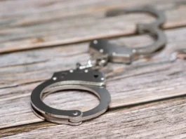 Bărbat de 61 de ani reținut după un episod violent în familie! Și-a lovit soția cu un obiect contondent