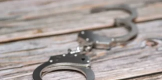 Bărbat de 61 de ani reținut după un episod violent în familie! Și-a lovit soția cu un obiect contondent