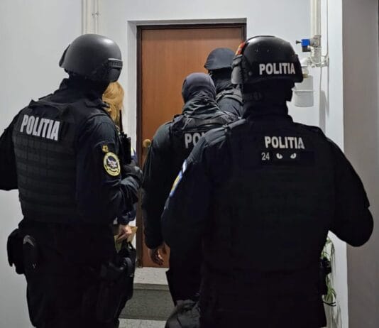 Explozie de percheziții la CE Oltenia! Suspiciuni de achiziții „aranjate”, telefoane și documente ridicate de anchetatori Explozie de percheziții la CE Oltenia! Suspiciuni de achiziții „aranjate”, telefoane și documente ridicate de anchetatori