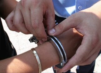Femeie reținută pentru tâlhărie în Târgu Jiu. Polițiștii au recuperat cea mai mare parte din banii furați Femeie reținută pentru tâlhărie în Târgu Jiu