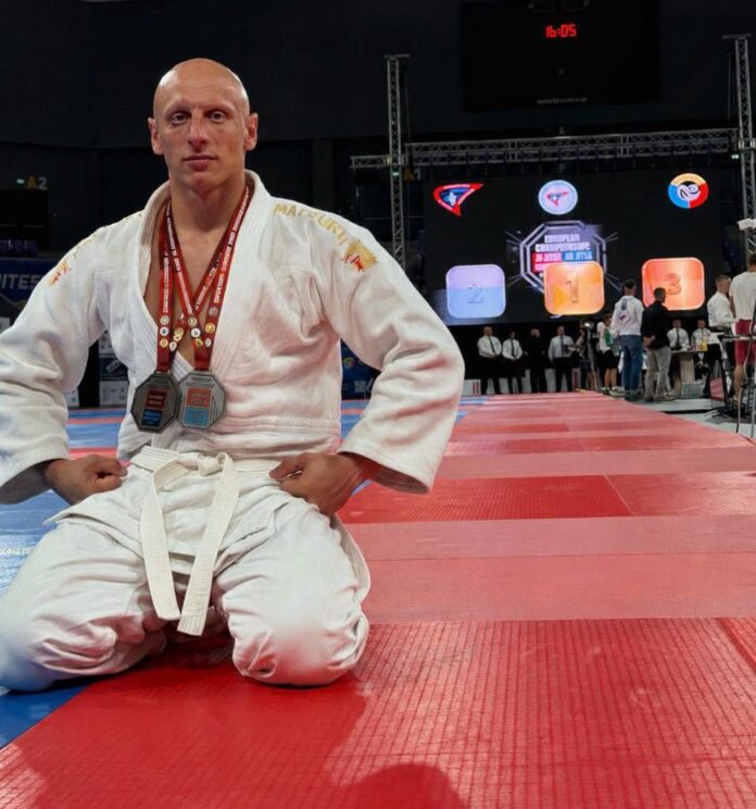 Ionuț Popescu, de la IPJ Gorj, a cucerit două titluri de vicecampion european la Ju-Jitsu