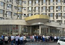 Protest la Finanțele Publice Gorj pentru a treia zi consecutiv