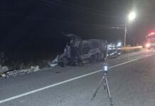 Tragedie în Gorj, în toiul nopții. Un tânăr de 20 de ani a murit după ce mașina s-a izbit de un parapet, la Fărcășești