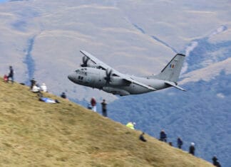 Incendiu puternic în munții Gorjului! Armata Română a trimis un avion Spartan pentru stingerea flăcărilor