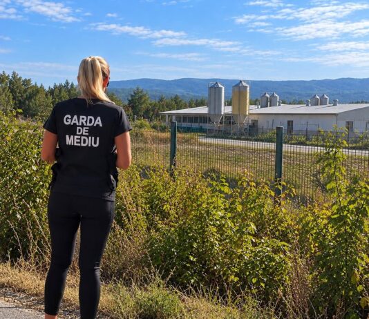 Mirosuri greu de suportat în Târgu Jiu. Garda de Mediu a aplicat amenzi de 200.000 de lei Mirosuri greu de suportat în Târgu Jiu. Garda de Mediu a aplicat amenzi de 200.000 de lei